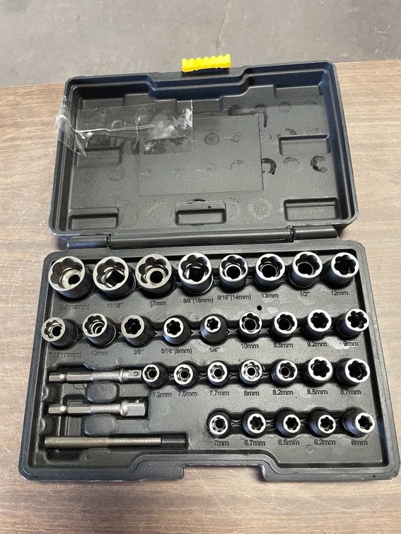 32 PCS Extractor Socket Set (CW)