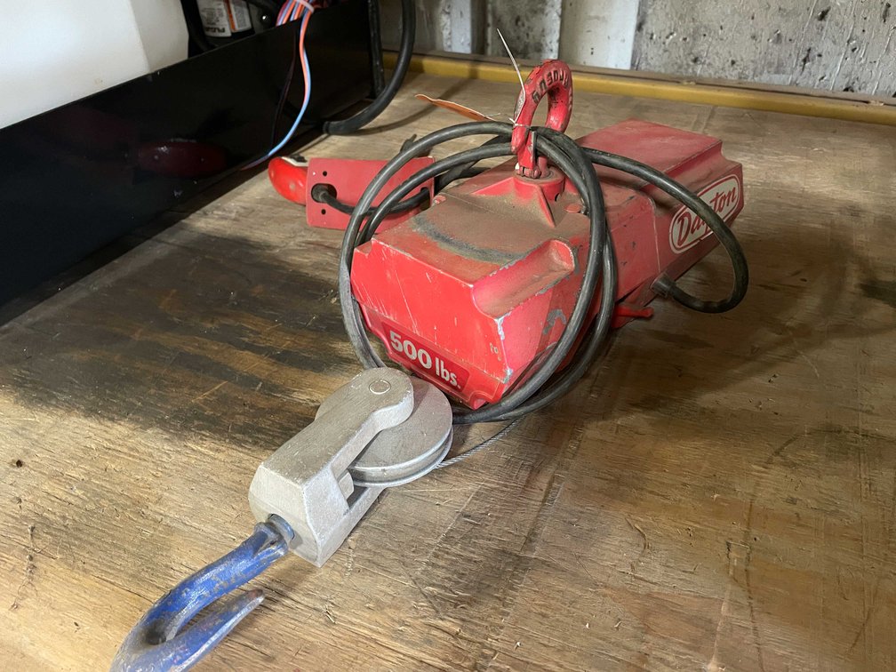Dayton 500 lbs. Hoist (PR9)