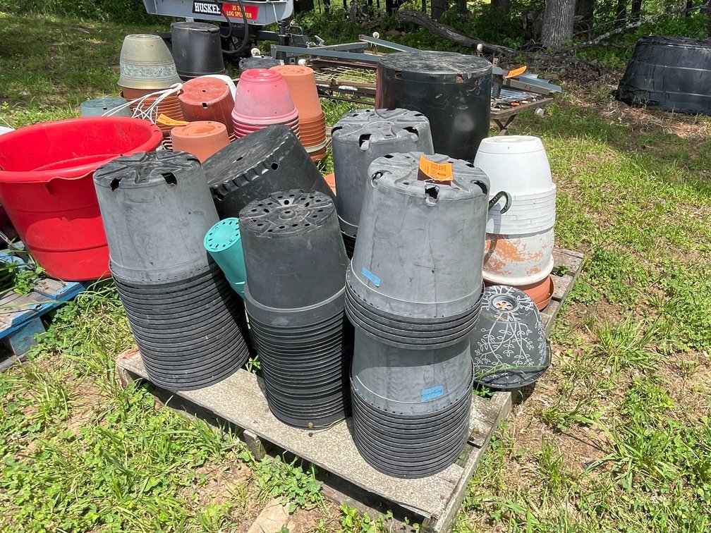 Pallet of Poly Plant Pots