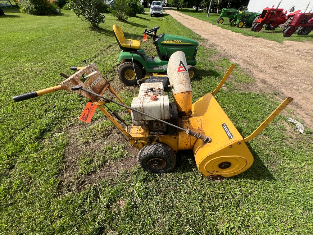 Allis-Chalmers Tracker-7 Snow Blower