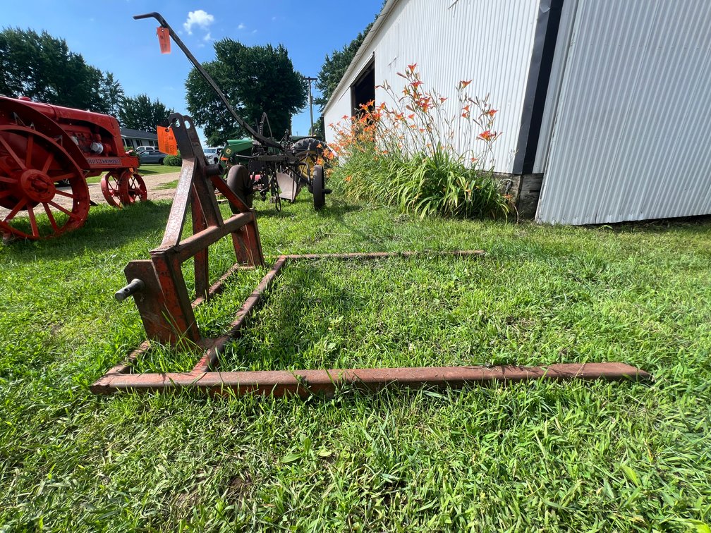 Southeast 3-Point Round Bale Mover