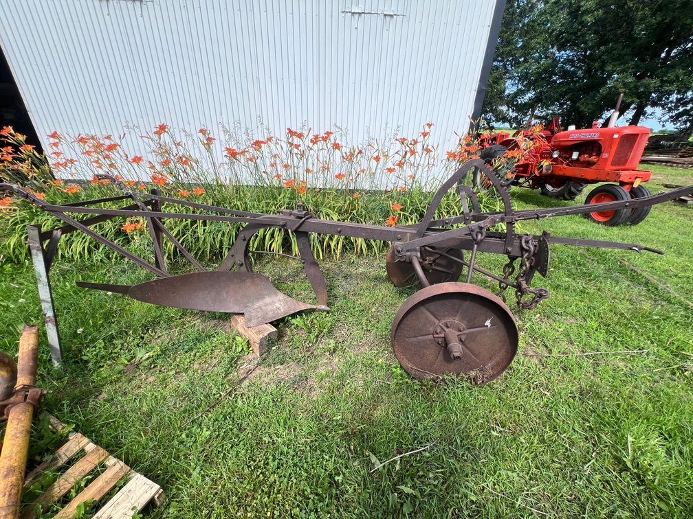 IH Groundbreaking Plow