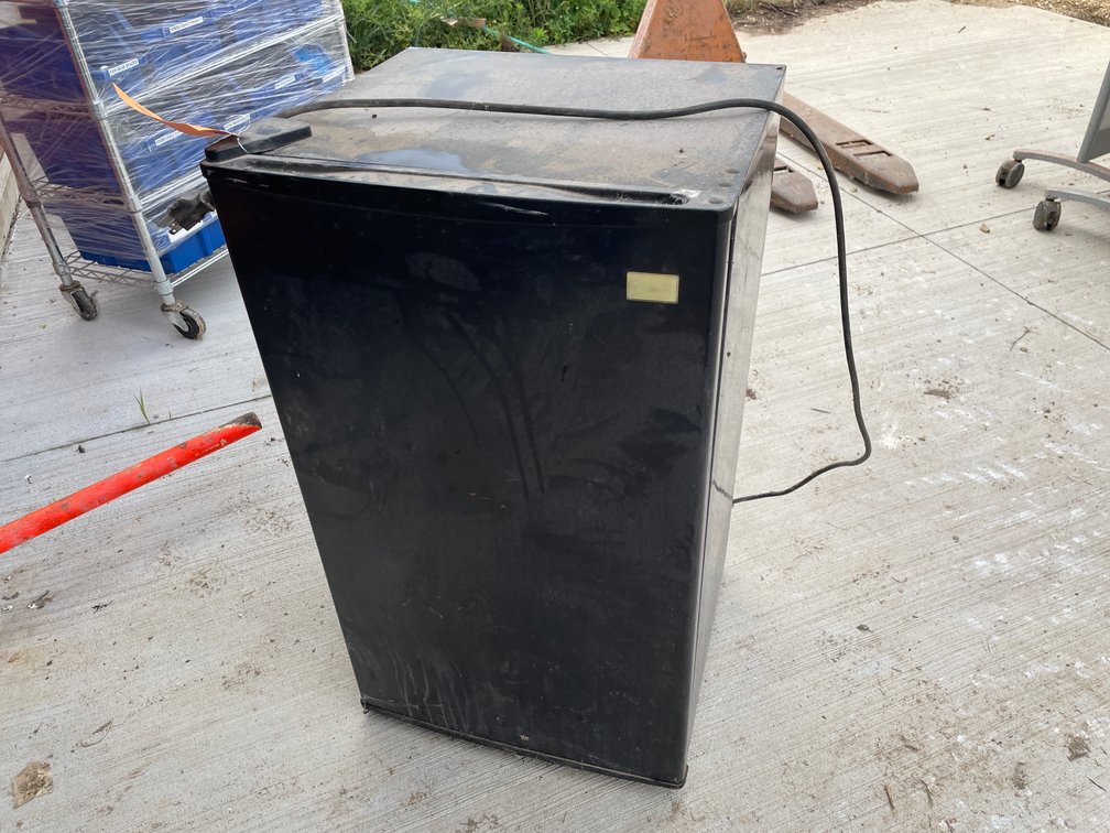 Avanti Mini Fridge