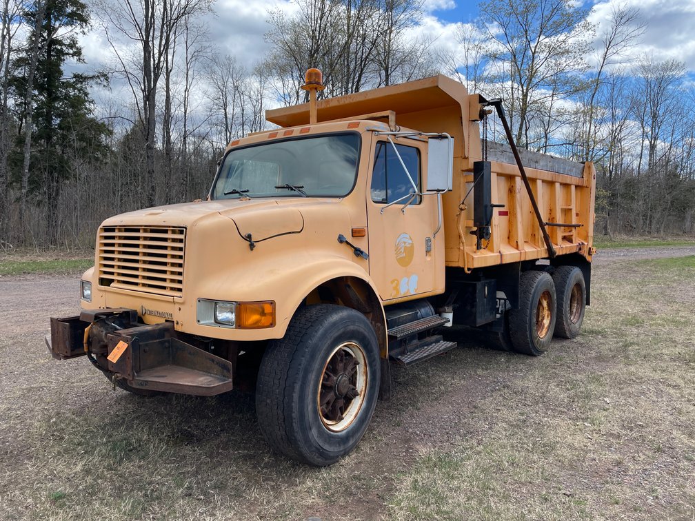 International 4900 T/A Dump Truck (No Title For Parts) (Marenisco, MI)