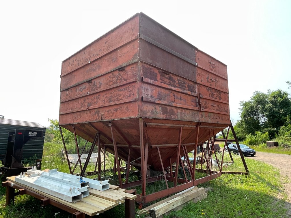 Large Towable Grain Bin (Clear Lake, WI)
