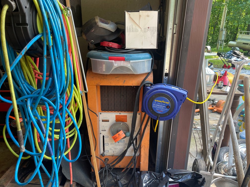 Airco BumbleBee 300 Amp Dual Range Welder