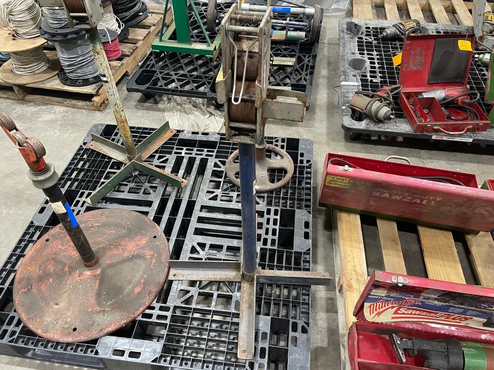 Stands and Cable Meters