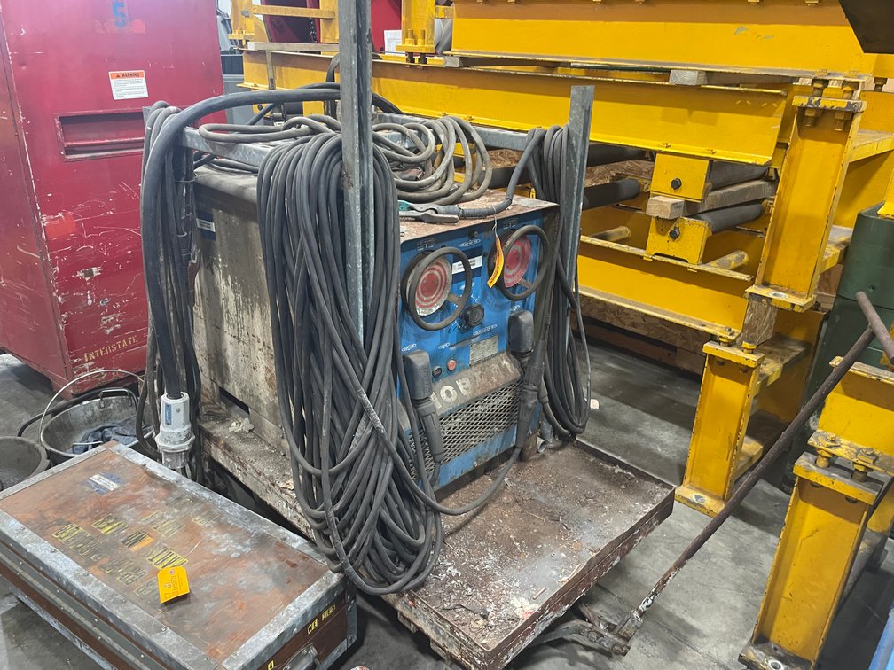 Hobart TR-300 AC/DC Stick Welder