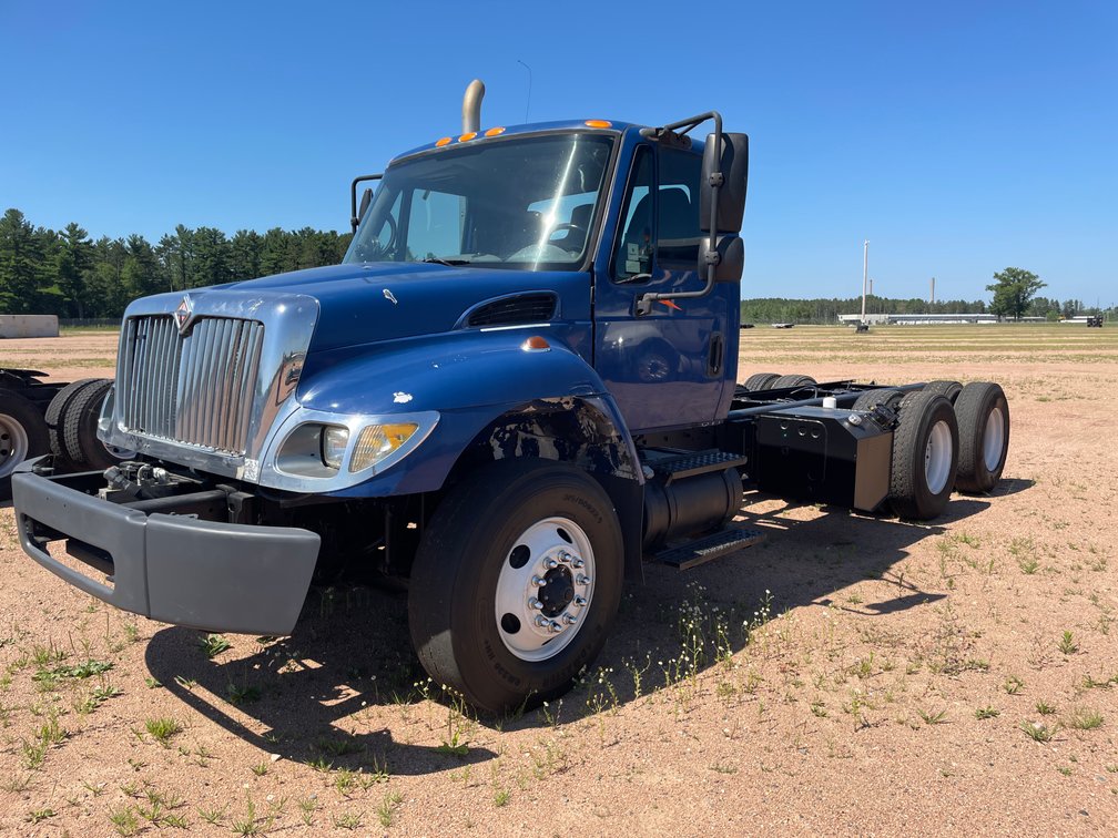 2007 7400 International Cab and Chassis Tandem (Has MO Title) (Mosinee, WI)