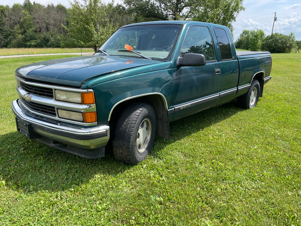 1998 Chevy Silverado 1500 (Has WI Title) (Wisconsin Rapids, WI)