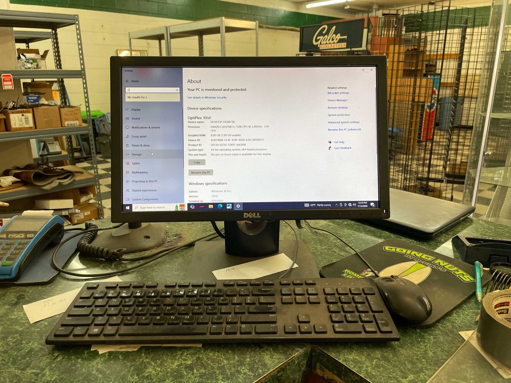 Dell Monitor and Keyboard OptiPlex 3050