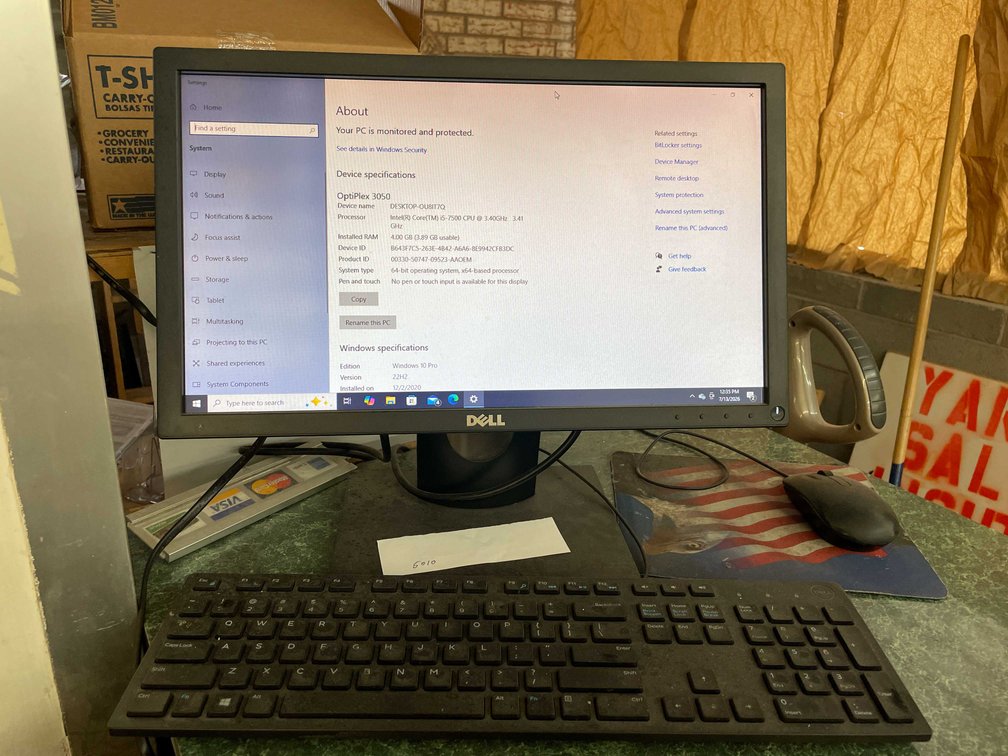 Dell Monitor and Keyboard OptiPlex 3050