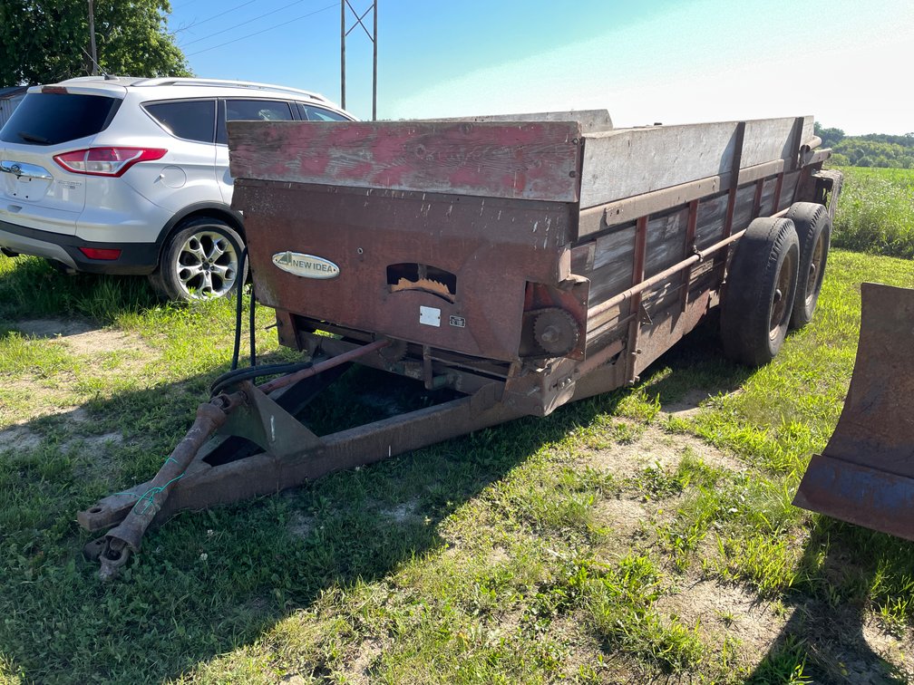 New Idea Manure Spreader