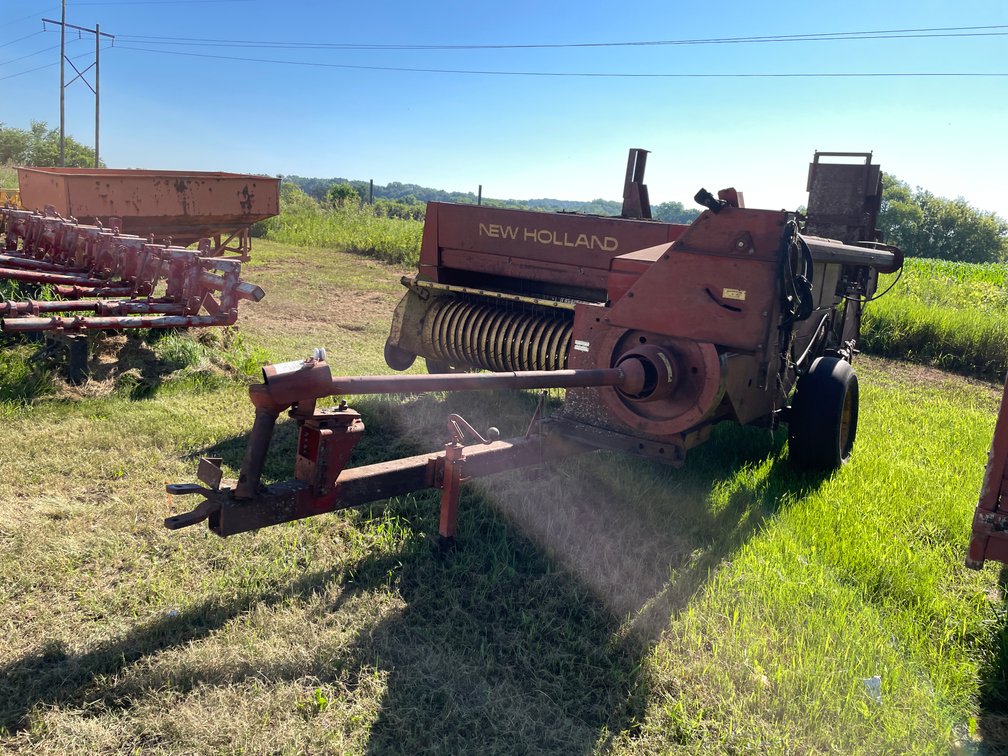 New Holland 315 Baler