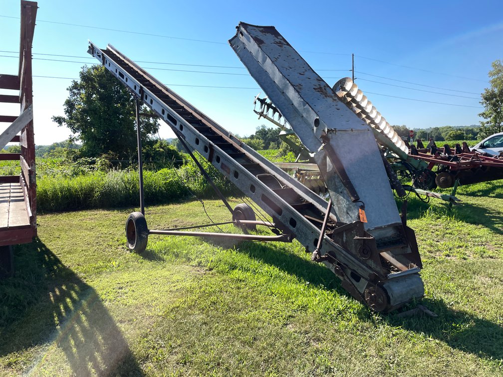 Kewanee 500 Elevator