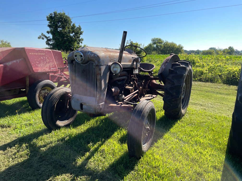 Ford 850 Tractor