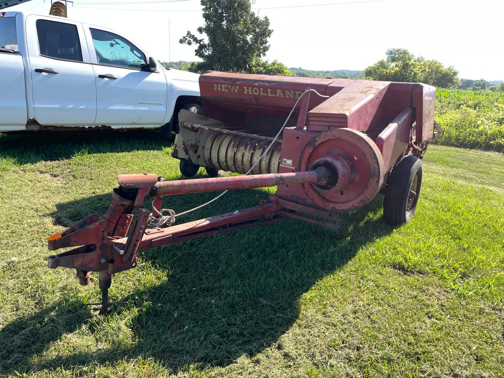New Holland 271 Square Baler