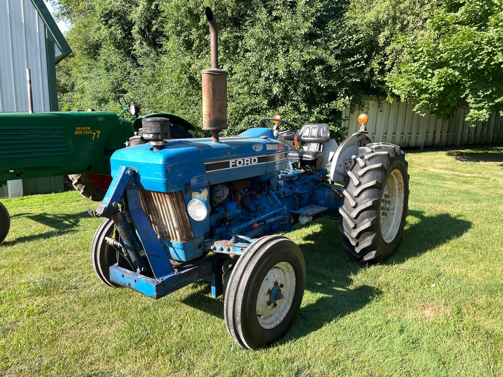 Ford Model 2910 Tractor