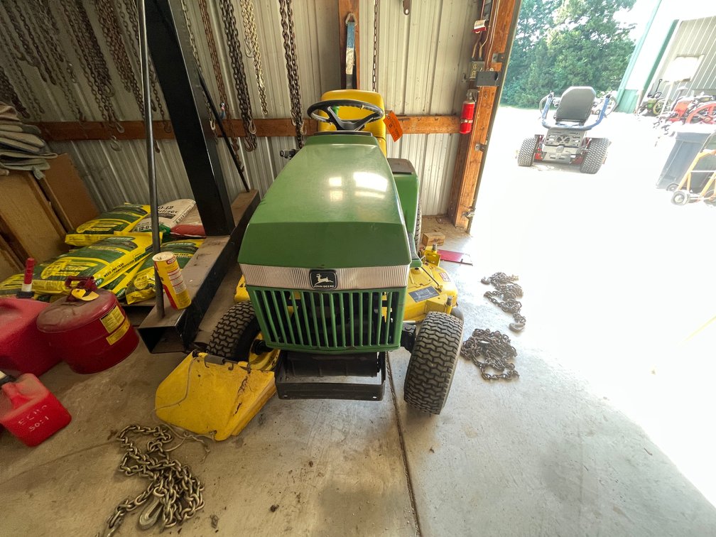 John Deere 265 Garden Tractor
