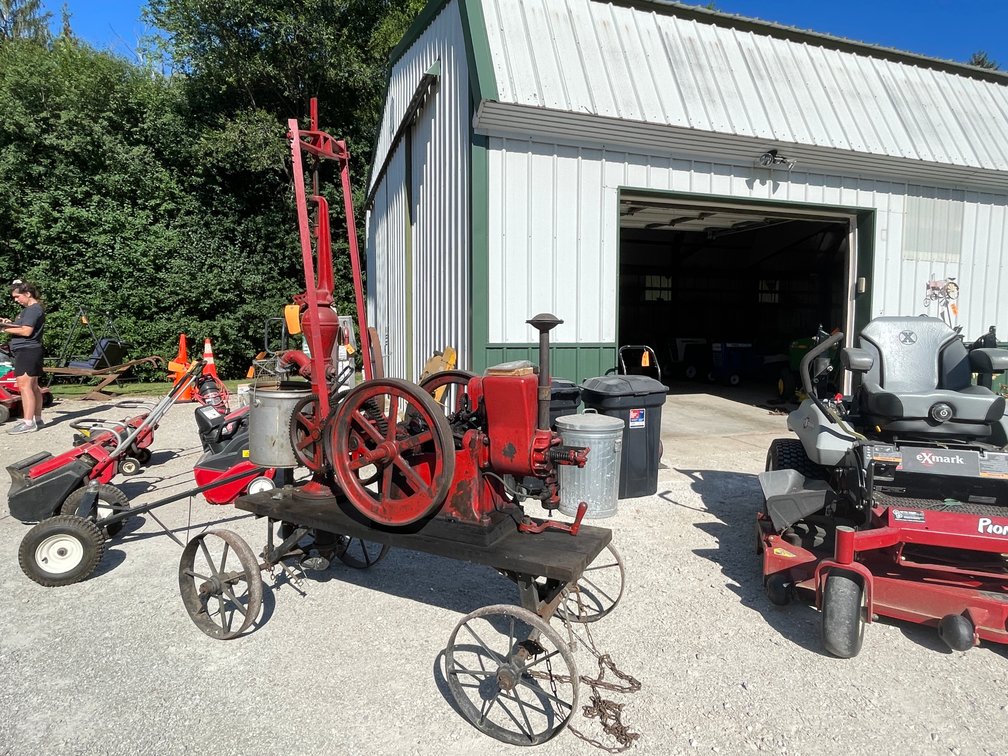 2 1/2 HP Associated Gas Engine with Pump Jack