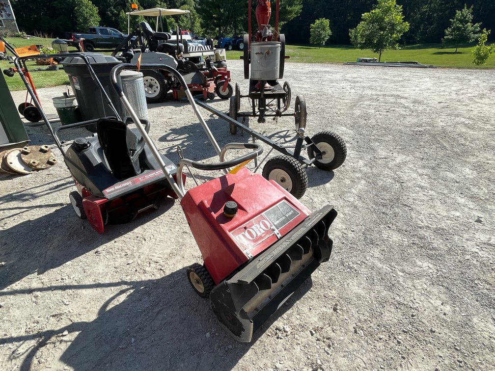 Toro S-200 Snow Thrower