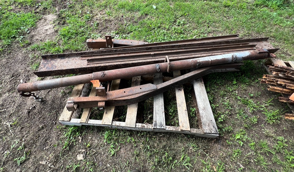 Pallet of Misc. Iron