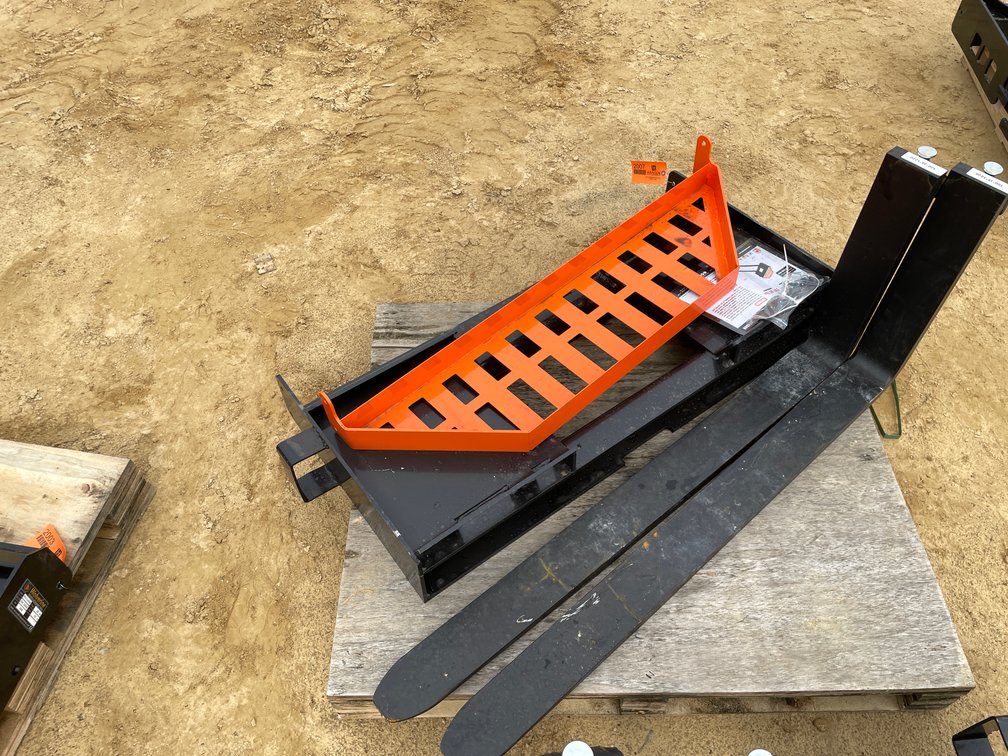 New Wolverine Skid Steer Pallet Fork Frame with Forks