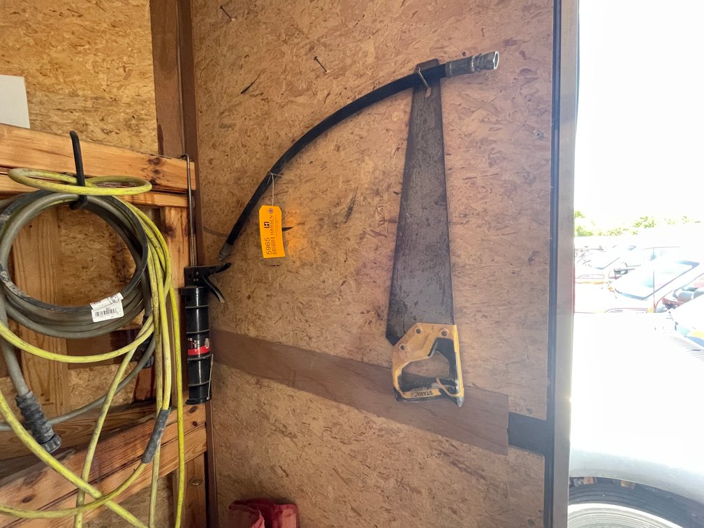 Content Hanging in Corner