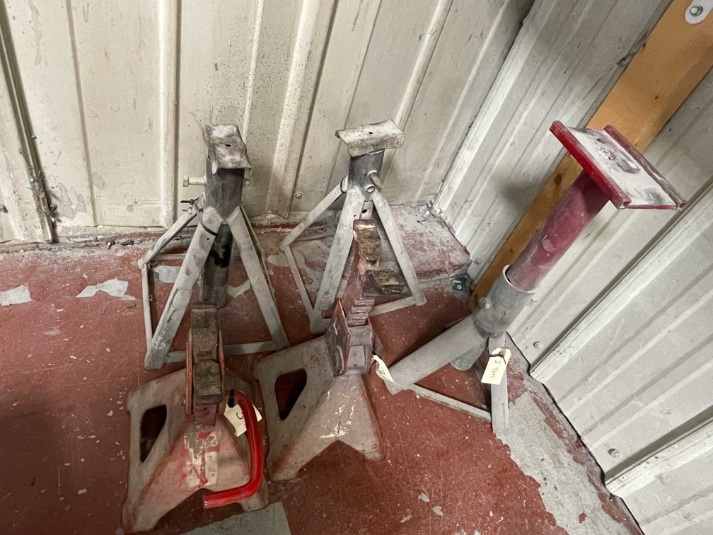 (5) Jack Stands