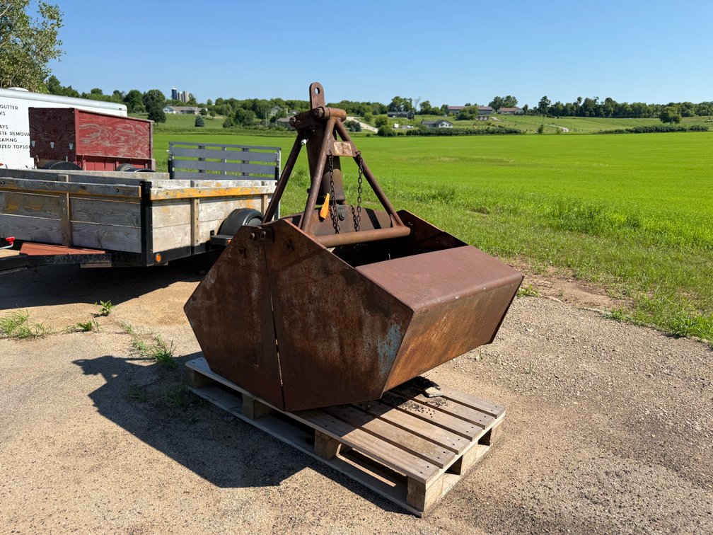 Hydraulic Clam Bucket (Shiocton, WI)