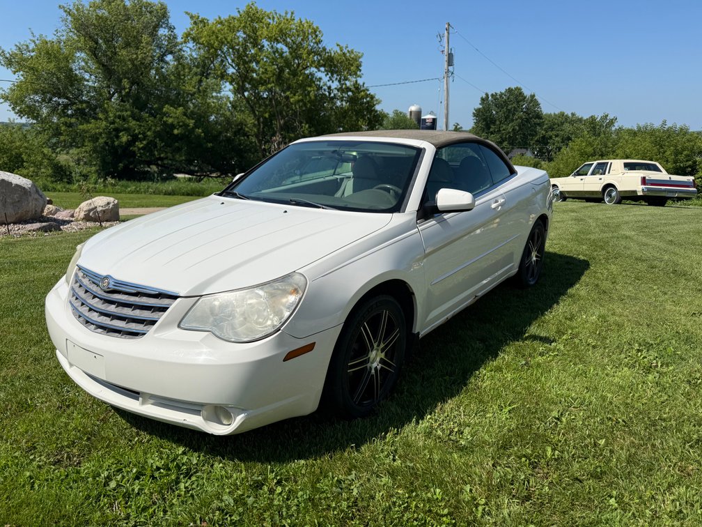 2008 Chrysler Sebring Convertible (Has Manufacturer Buyback WI Title) (Shiocton, WI)