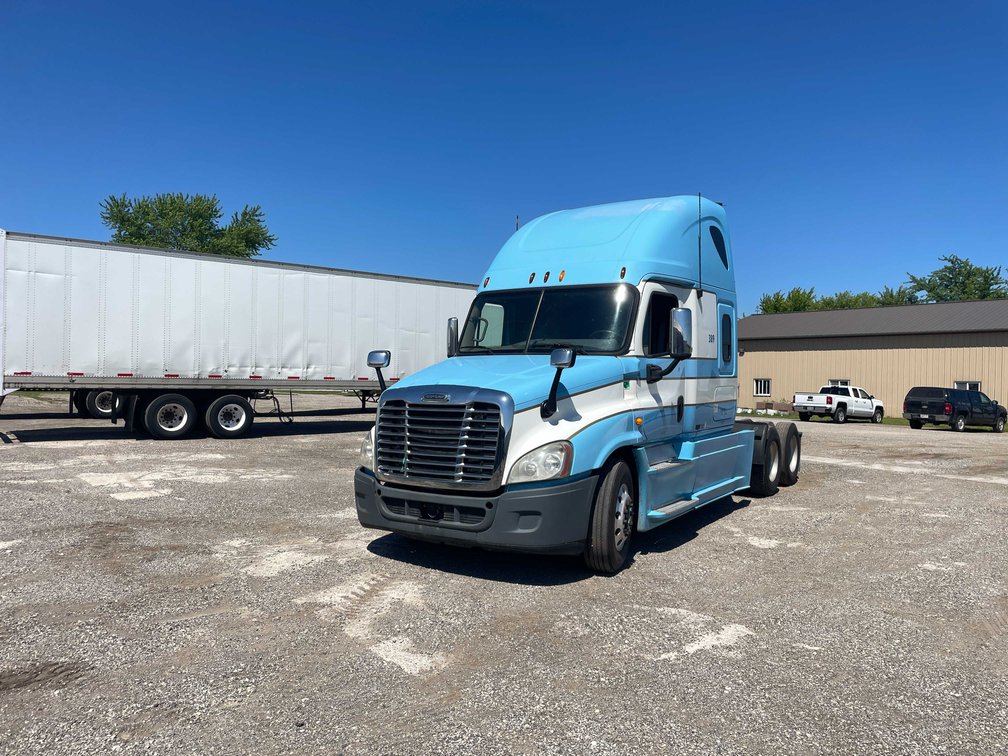 2013 Freightliner Semi-Tractor (Has WI Title) (Denmark, WI)