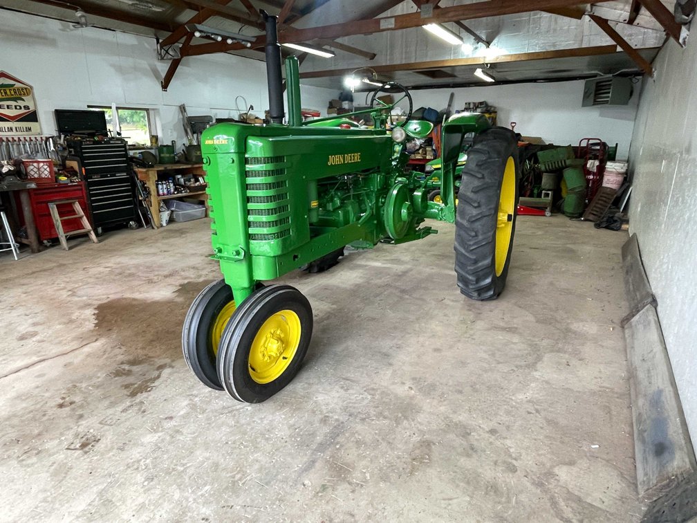 1947 John Deere Model B Tractor (New London, WI)