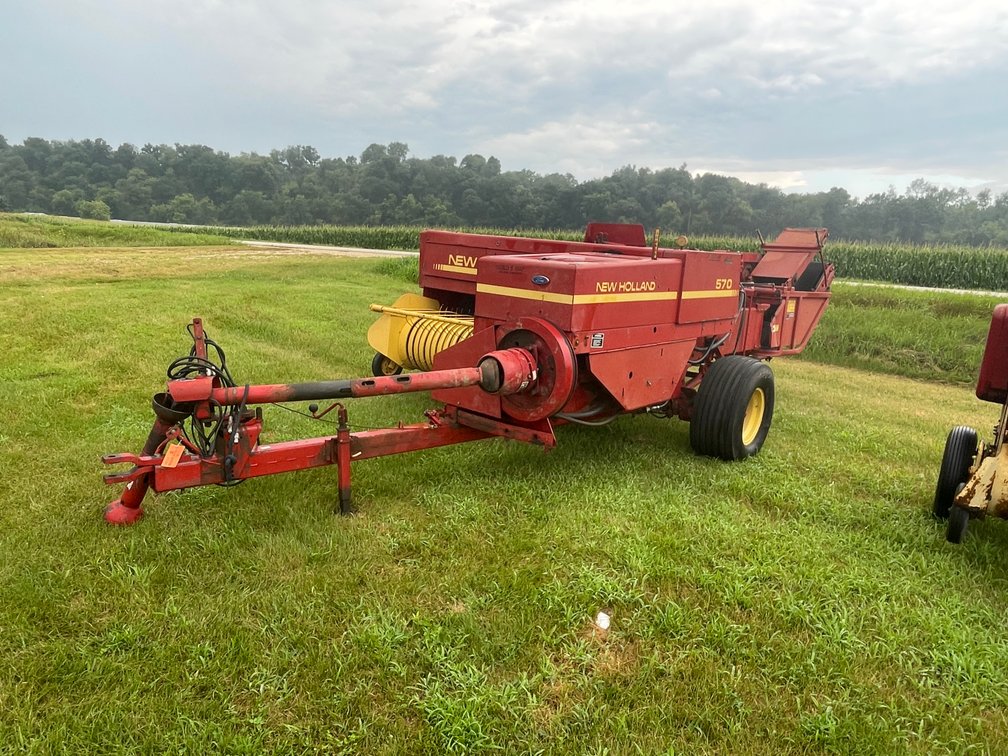 New Holland 570 Small Square Baler