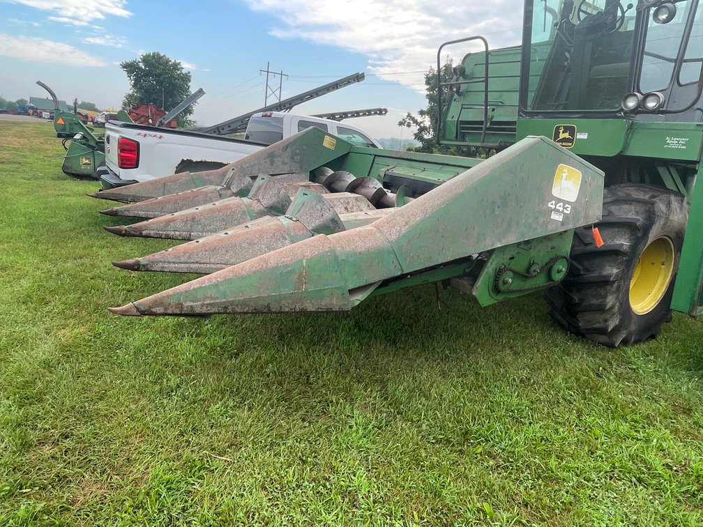 John Deere (4) Row Corn Head
