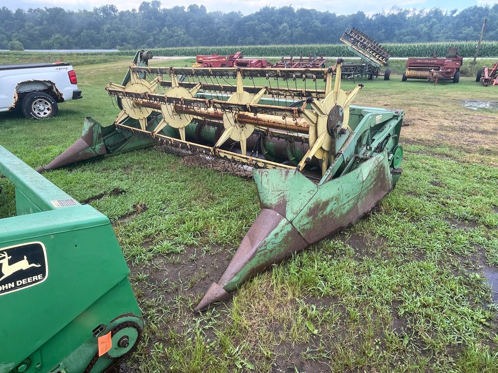 John Deere 213 Bean Head