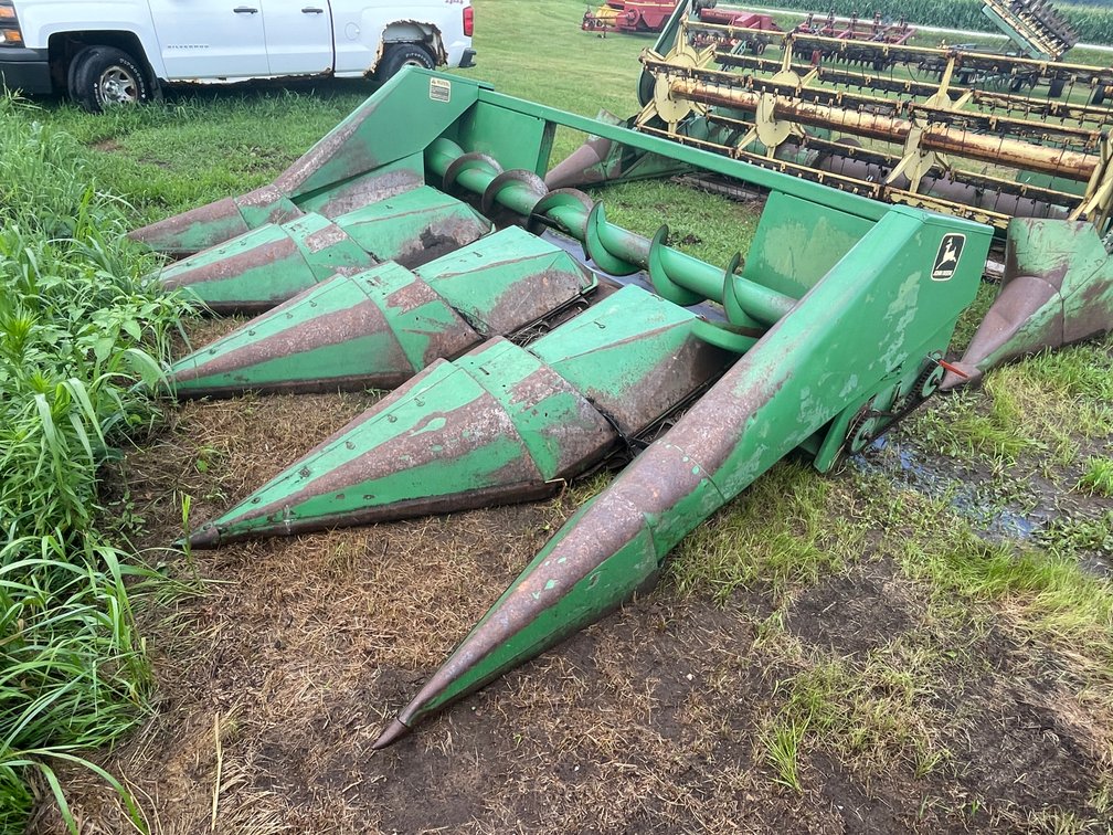 John Deere (4) Row Corn Head