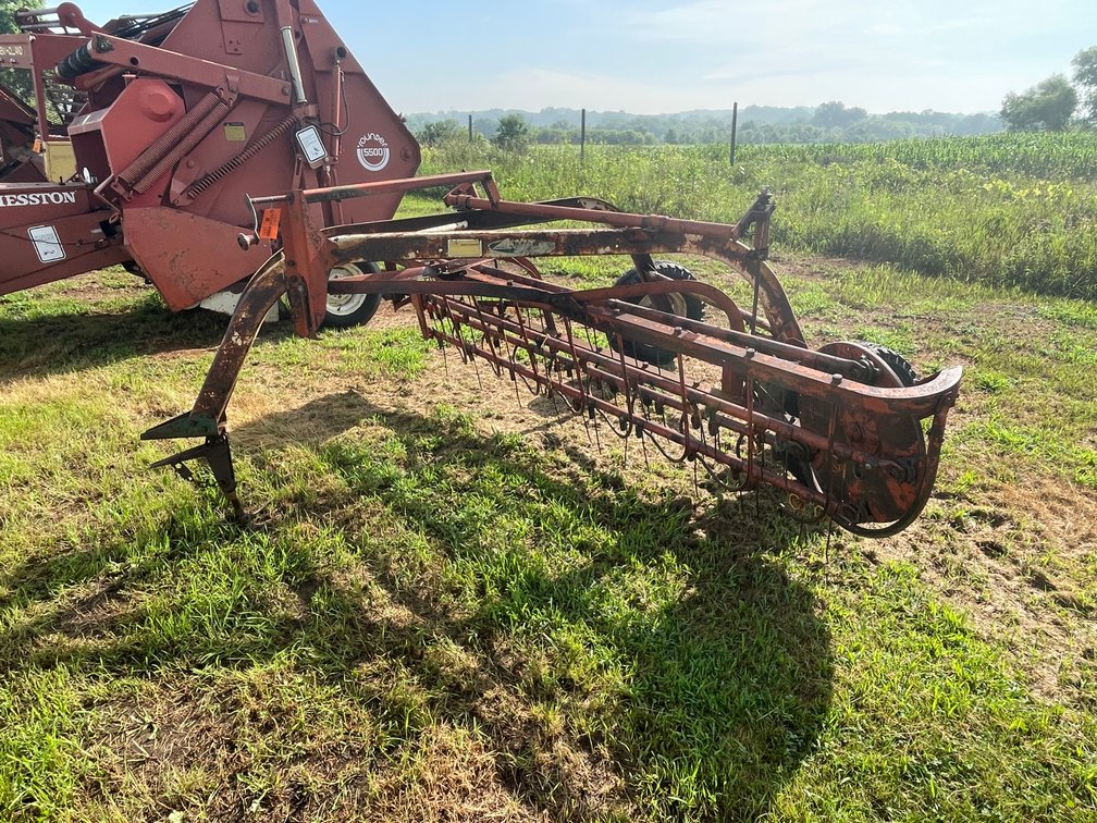 New Idea (4) Bar Rake
