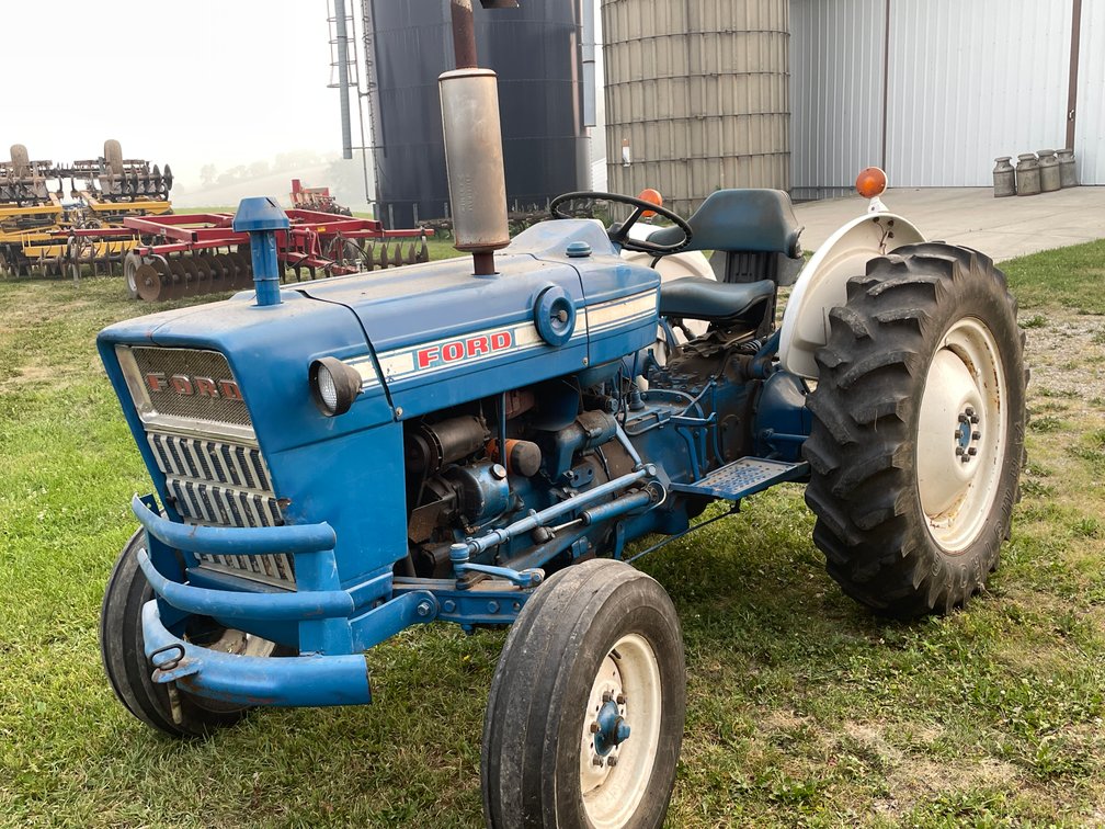Ford 2000 Tractor