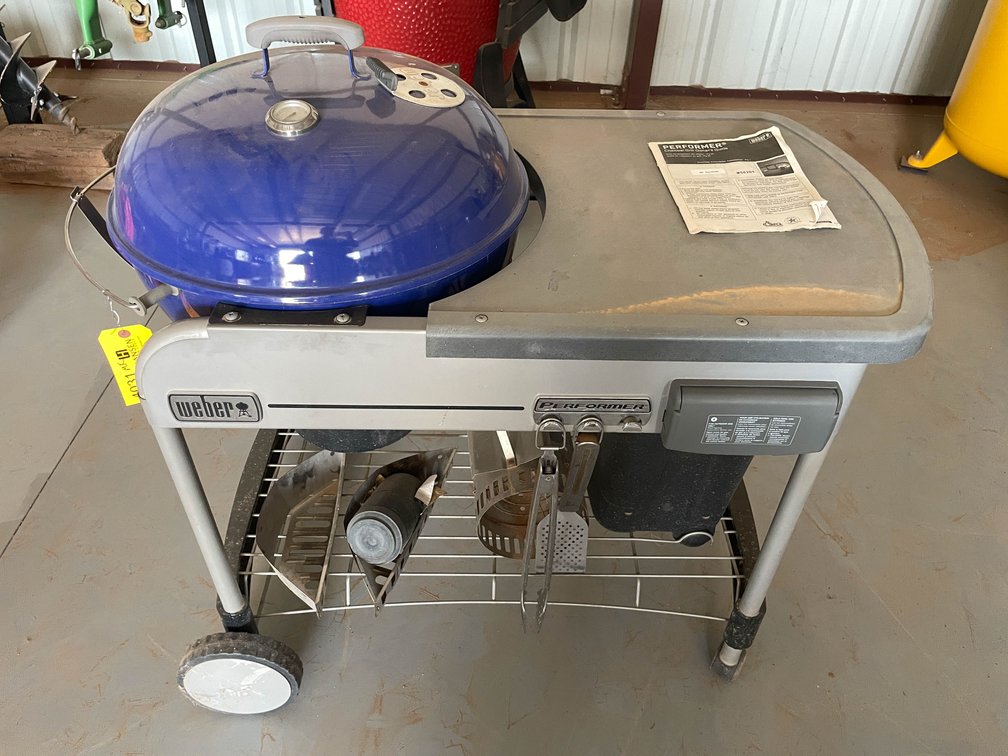 Weber Performer Deluxe Grill
