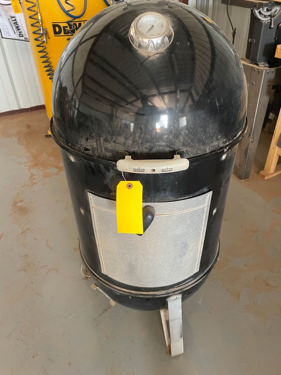 Weber Smokey Mountain Cooker W/Lid