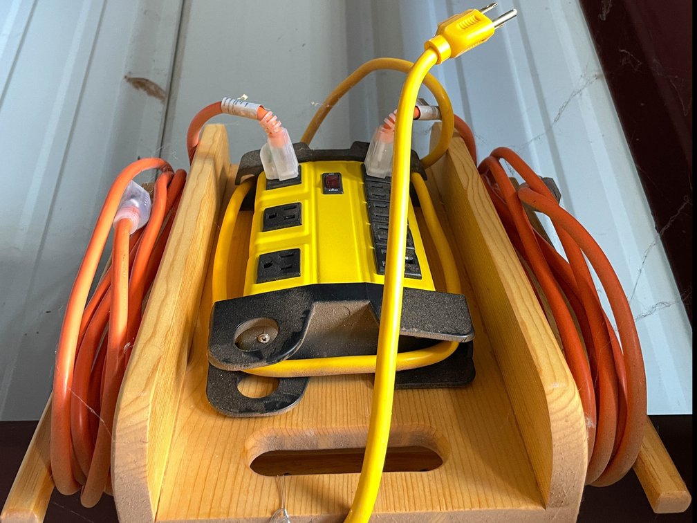 8 Port Electrical Outlet Station