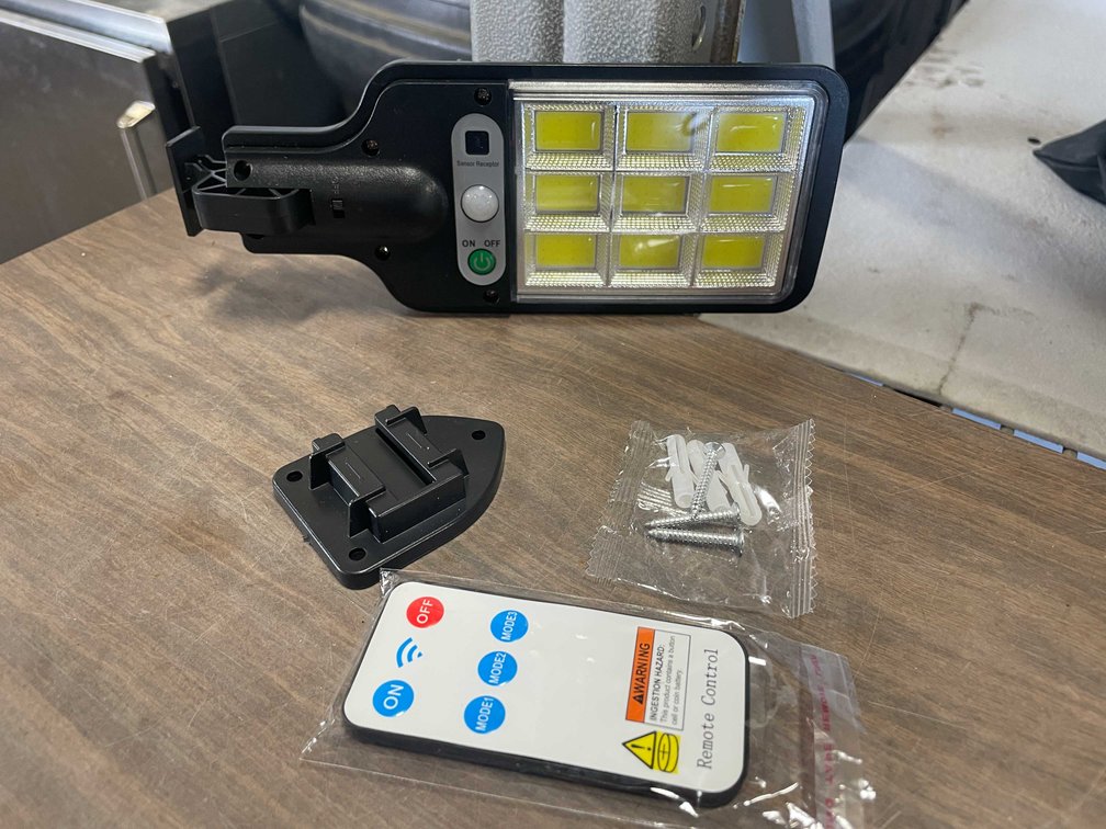 Solar Powered Street Lamp (CW)