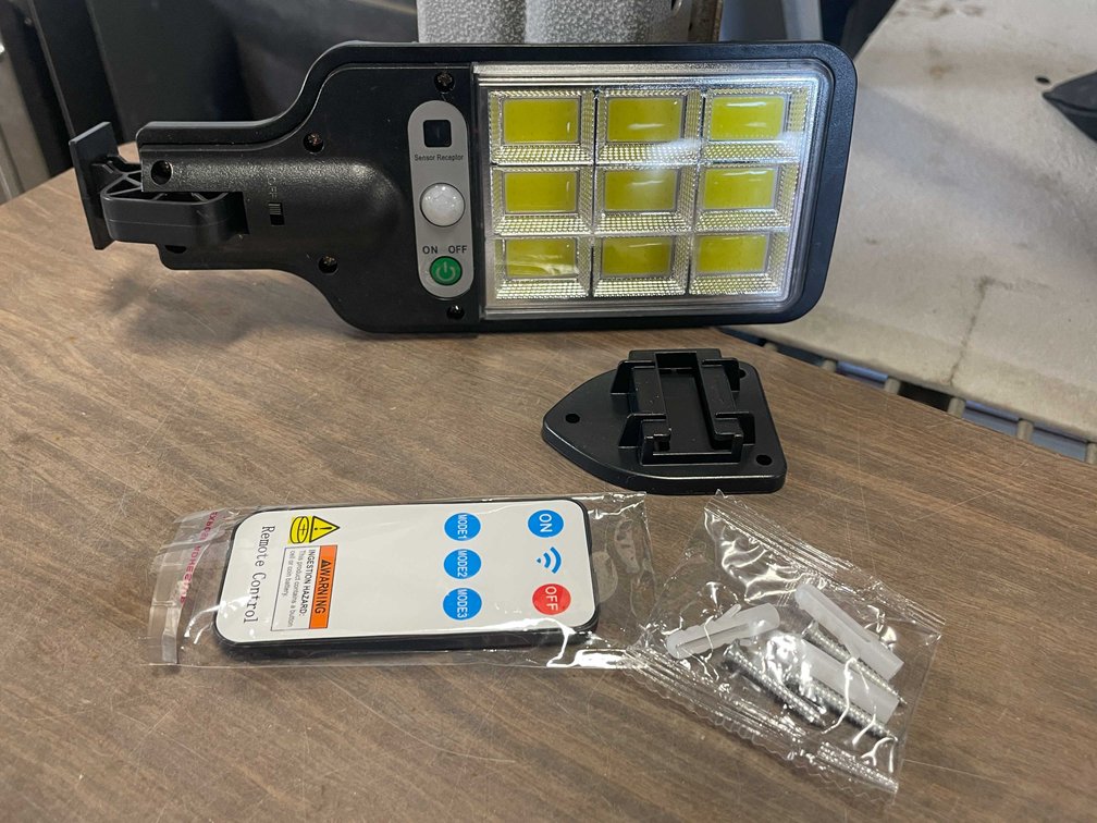 Solar Powered Street Lamp (CW)