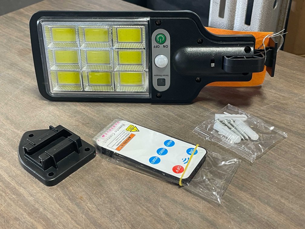 Solar Powered Street Lamp (CW)