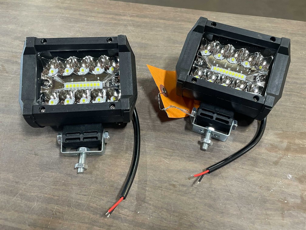 (2) LED Worklights, 4" Long, 12/24vdc (PR7)