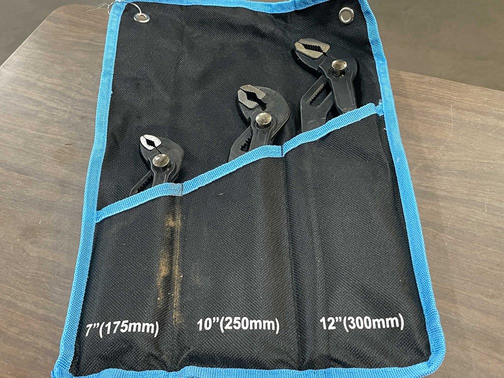 Set of 3 Adjustable Pliers in Case (PR7)