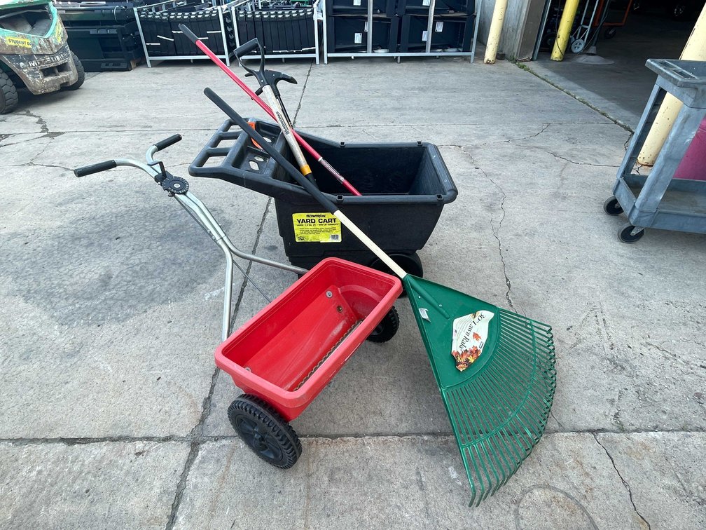 Yard Tools (O3)