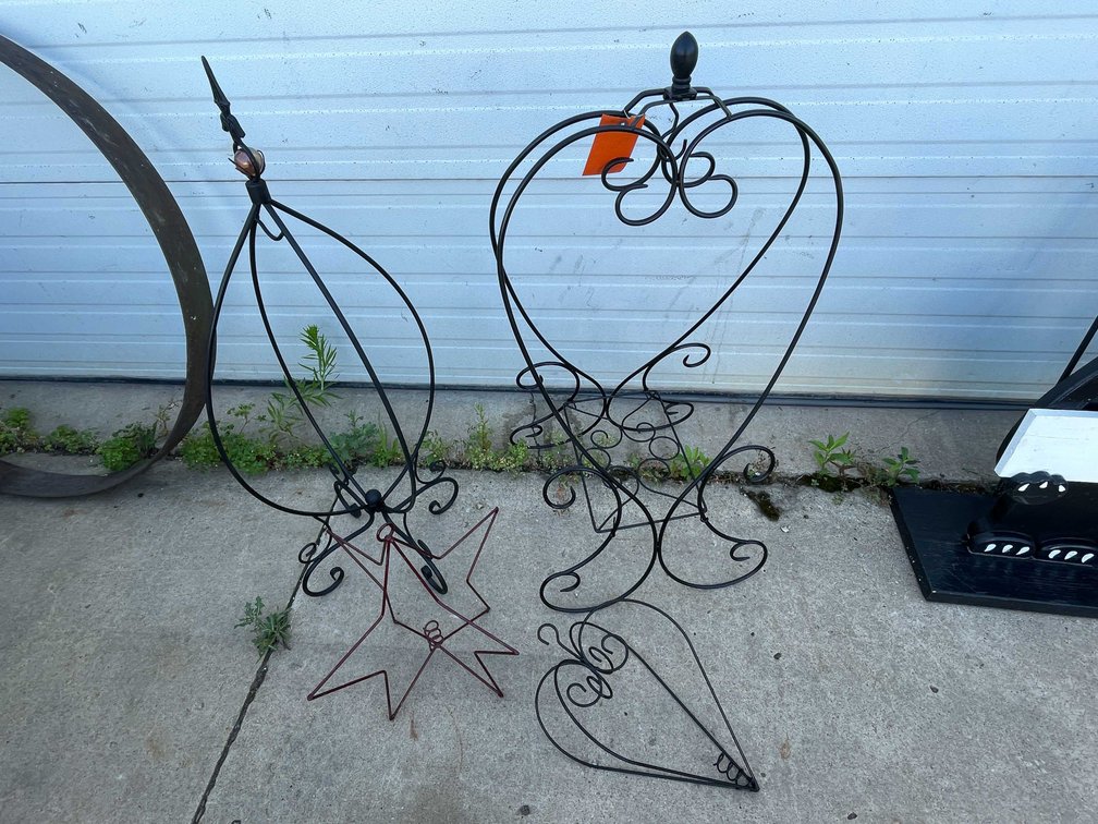 Yard Decor (O3)