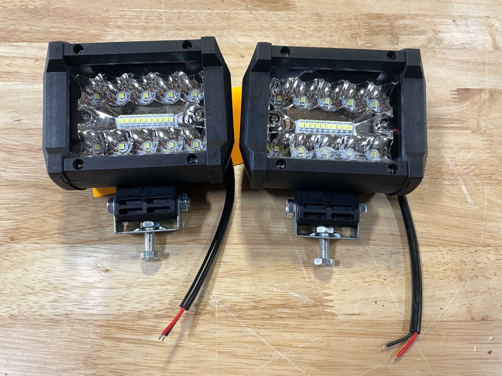 (2) LED Worklights, 4" Long, 12/24vdc (PR6)